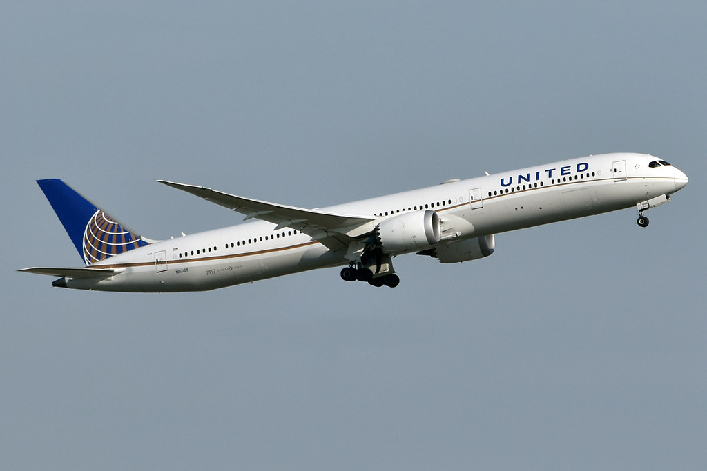 Photo of United N16008, Boeing 787-10 Dreamliner