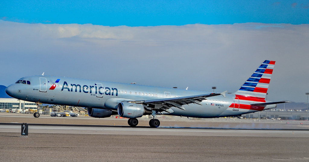 Photo of American Airlines N165US, Airbus A321
