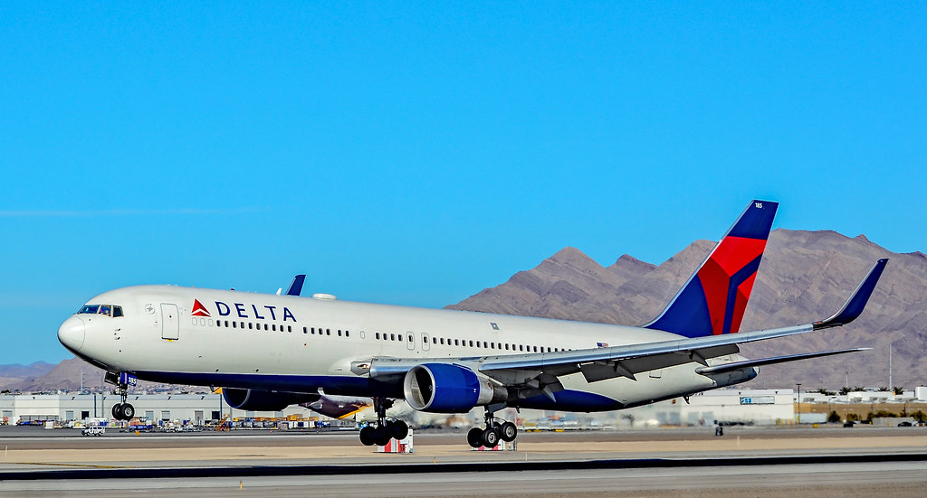 Photo of Delta Airlines N185DN, Boeing 767-300