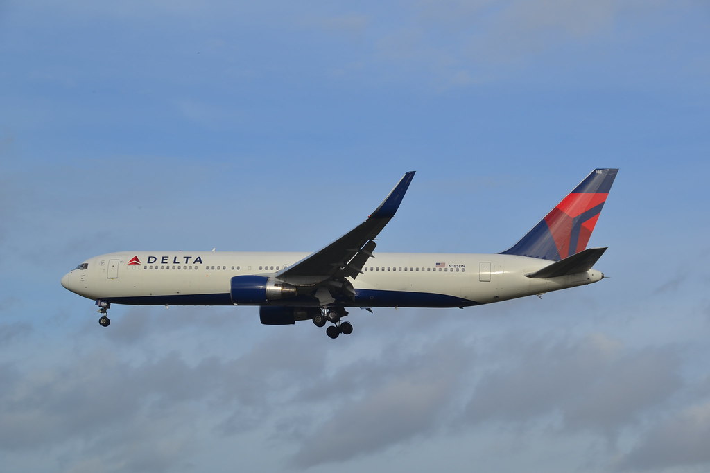 Photo of Delta Airlines N185DN, Boeing 767-300
