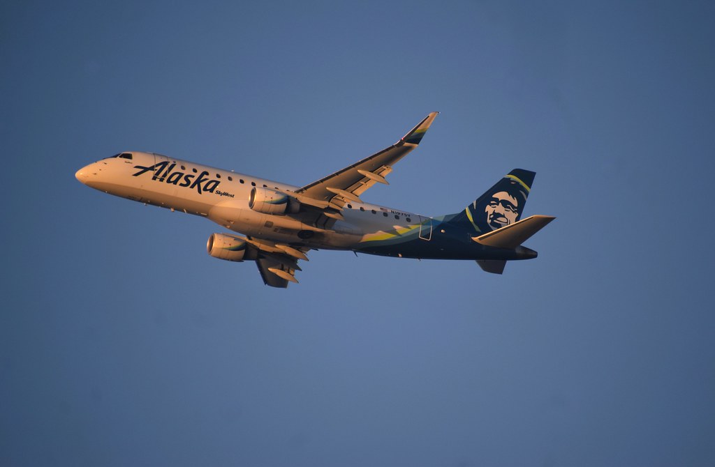 Photo of Skywest Airlines N197SY, Embraer ERJ-175