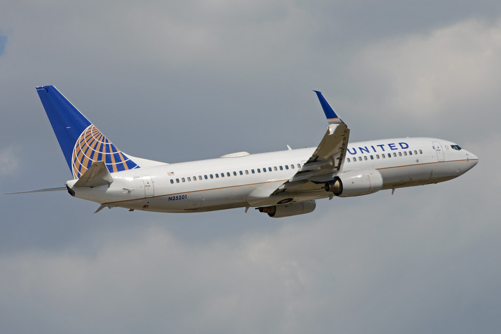 Photo of United N25201, Boeing 737-800