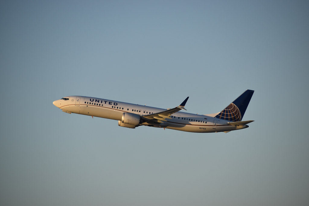 Photo of United N27515, Boeing 737-900