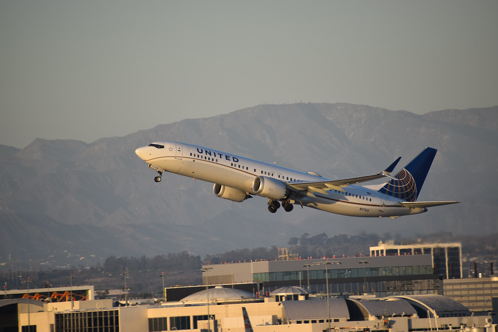 Photo of United N27515, Boeing 737-900