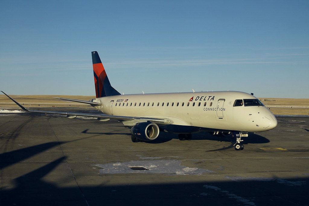 Photo of Skywest Airlines N307SY, Embraer ERJ-175