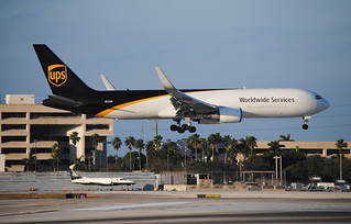 Photo of N323UP