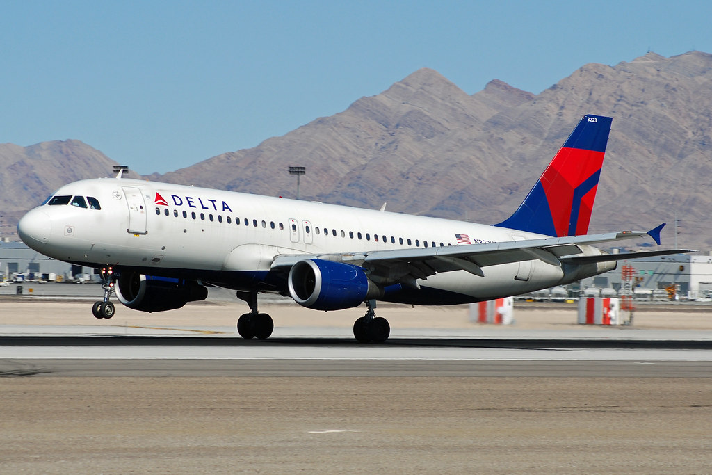 Photo of Delta Airlines N323US, Airbus A320
