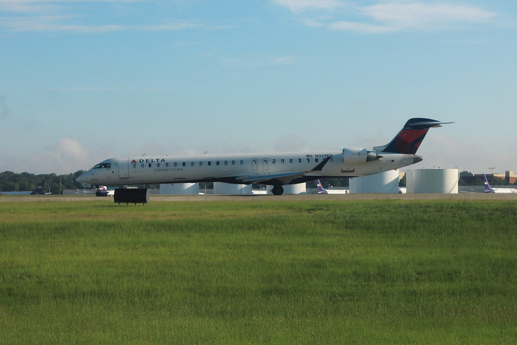 Photo of Endeavor Air N329PQ, Canadair CL-600 Regional Jet CRJ-705