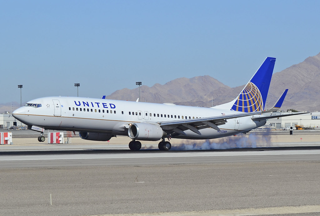 Photo of United N33289, Boeing 737-800