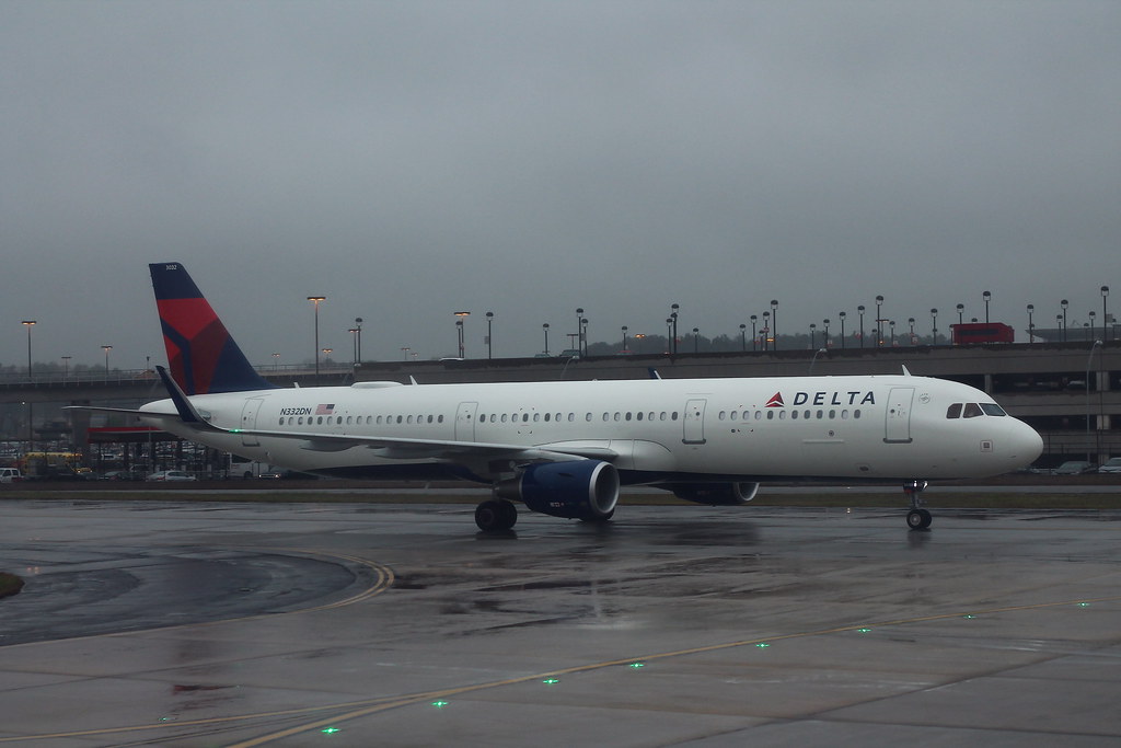 Photo of Delta Airlines N332DN, Airbus A321