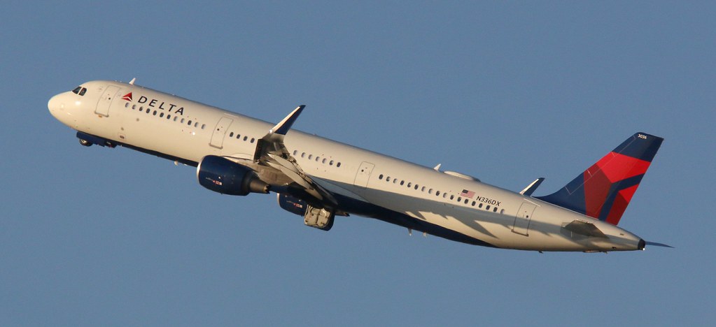 Photo of Delta Airlines N336DX, Airbus A321