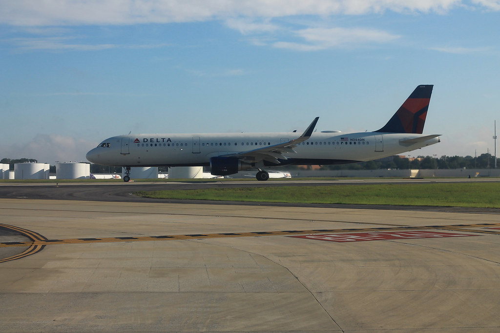 Photo of Delta Airlines N344DN, Airbus A321