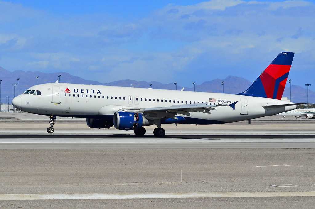 Photo of Delta Airlines N352NW, Airbus A320