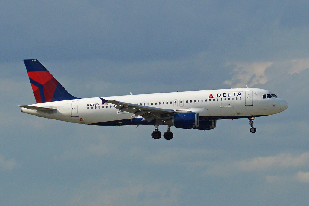Photo of Delta Airlines N371NW, Airbus A320