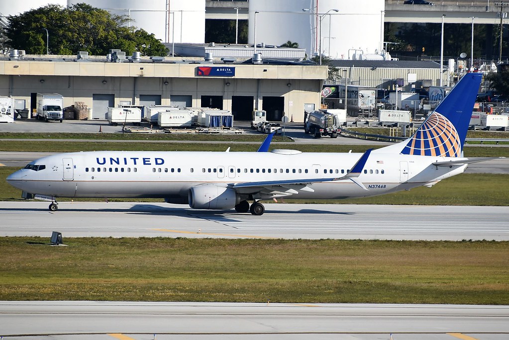 Photo of United N37468, Boeing 737-900