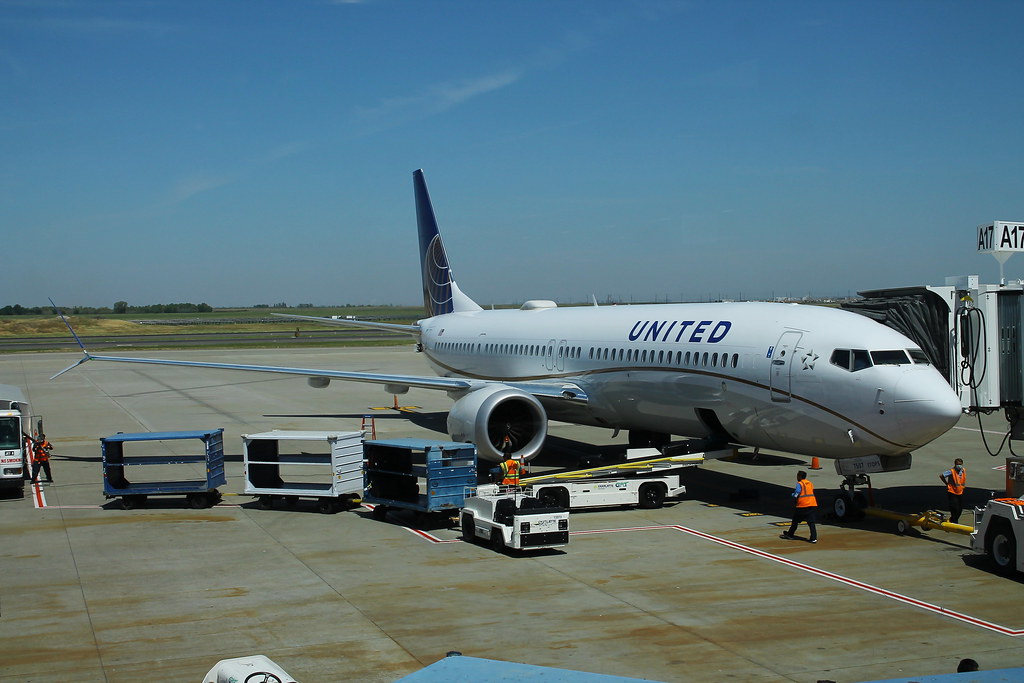 Photo of United N37507, Boeing 737-900MAX