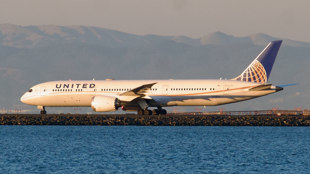 Photo of United N38955, Boeing 787-9 Dreamliner