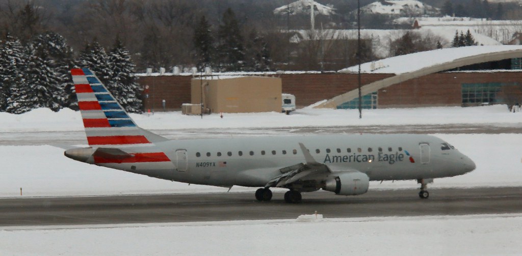 Photo of Republic Airways N409YX, Embraer ERJ-175