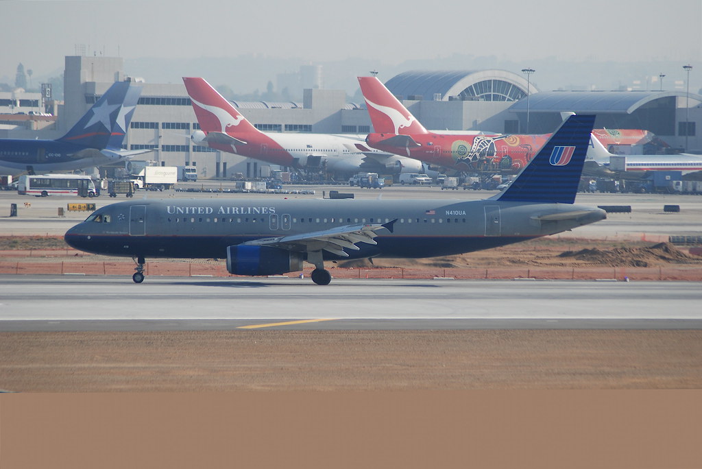 Photo of United N410UA, Airbus A320