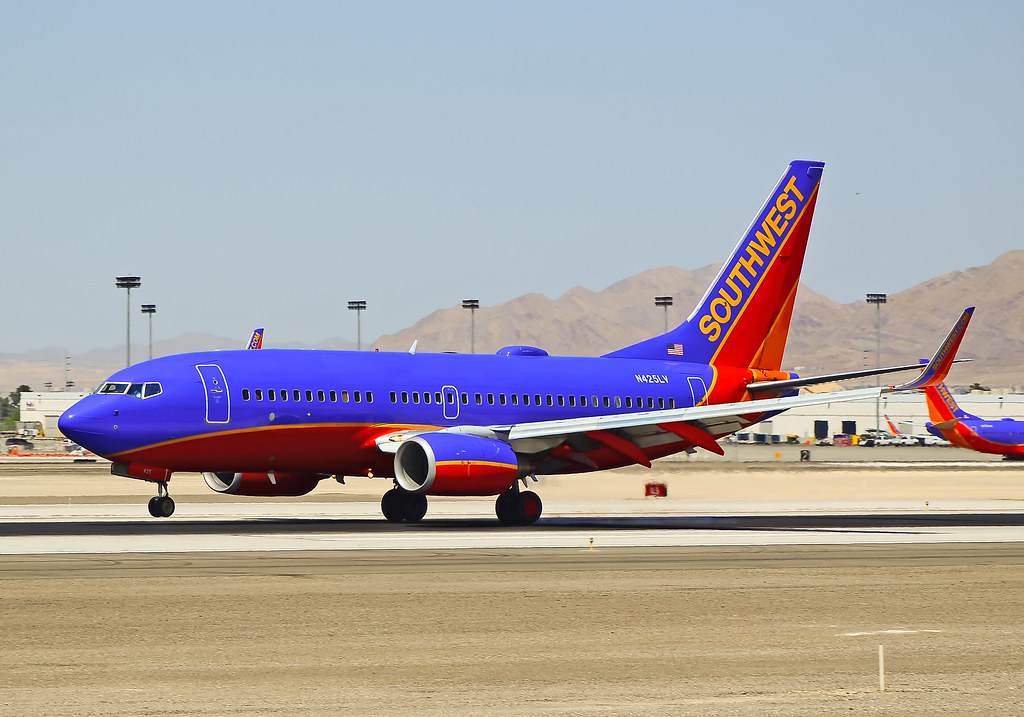 Photo of Southwest Airlines N425LV, Boeing 737-700