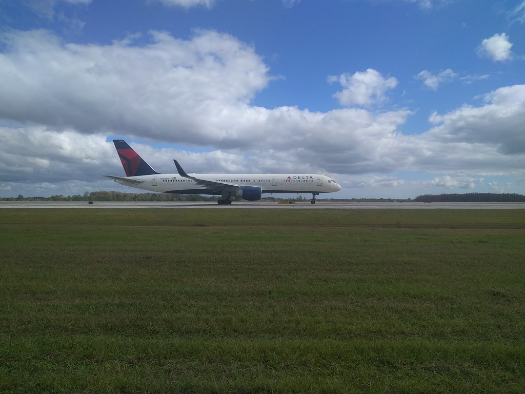 Photo of Delta Airlines N554NW, Boeing 757-200