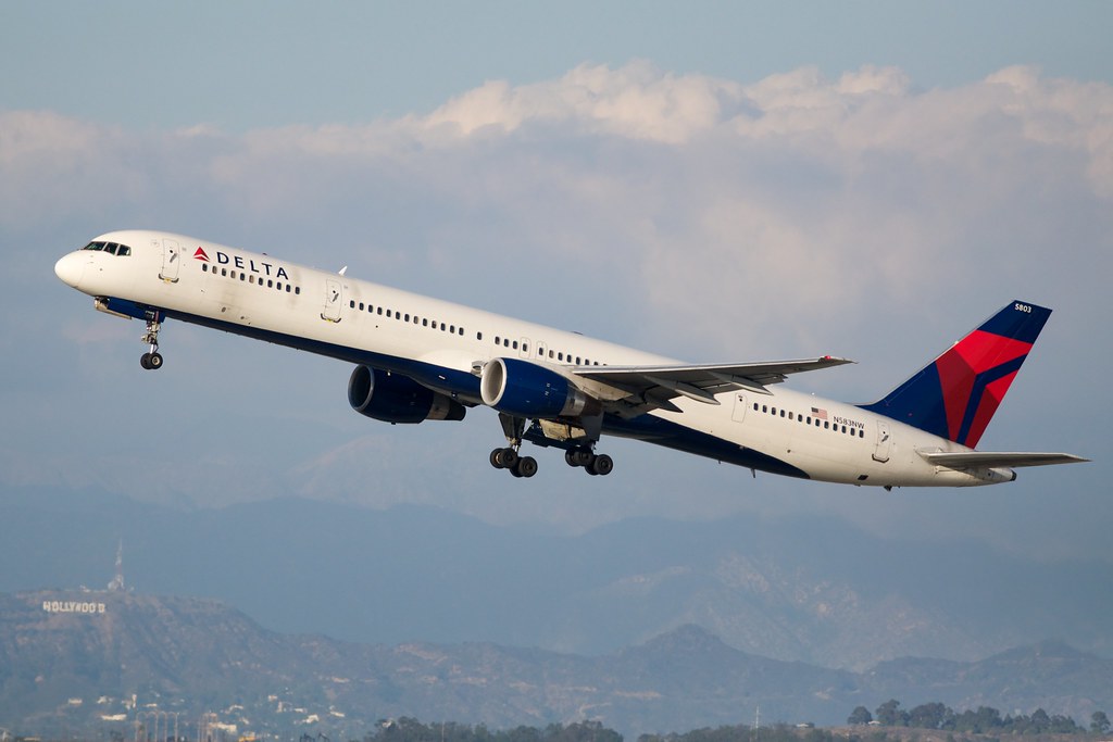 Photo of Delta Airlines N583NW, Boeing 757-300
