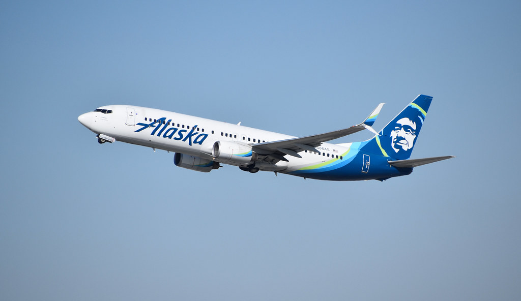 Photo of Alaska Airlines N586AS, Boeing 737-800
