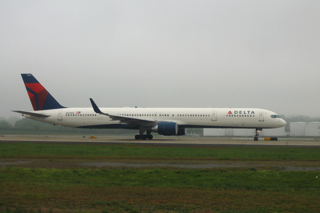 Photo of Delta Airlines N587NW, Boeing 757-300