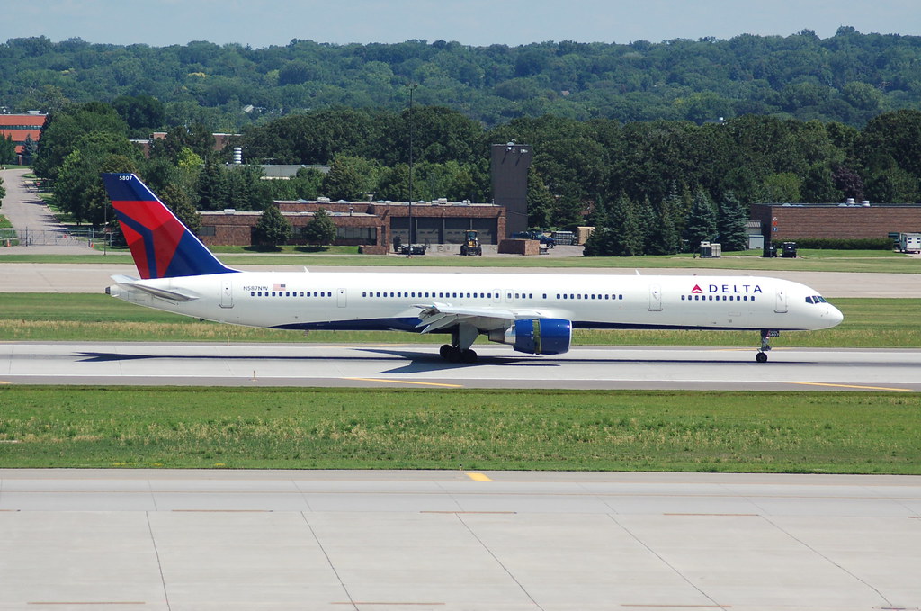 Photo of Delta Airlines N587NW, Boeing 757-300