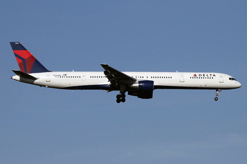 Photo of Delta Airlines N596NW, Boeing 757-300