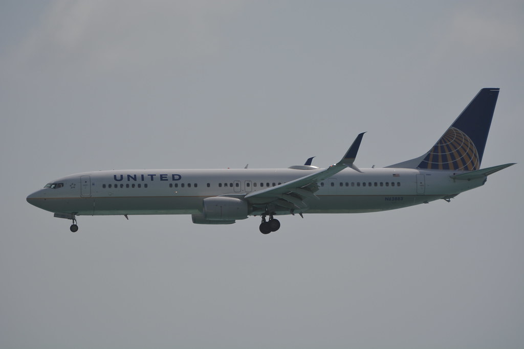 Photo of United N62883, Boeing 737-900