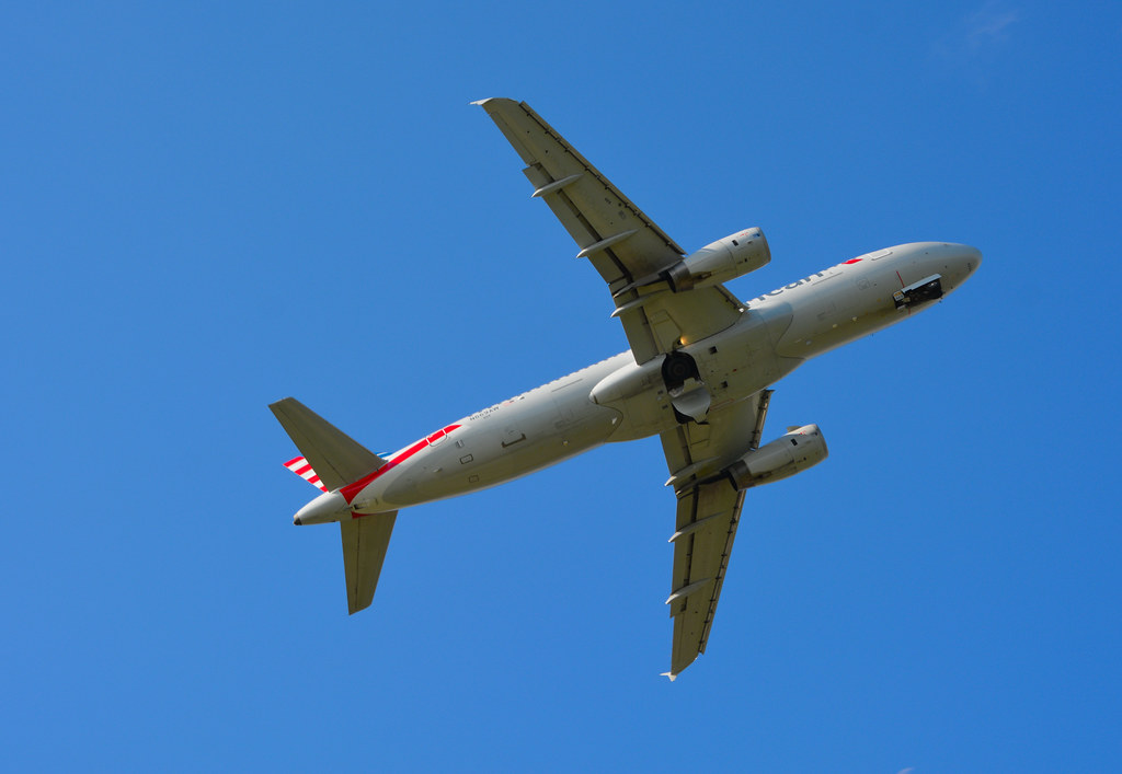 Photo of American Airlines N669AW, Airbus A320