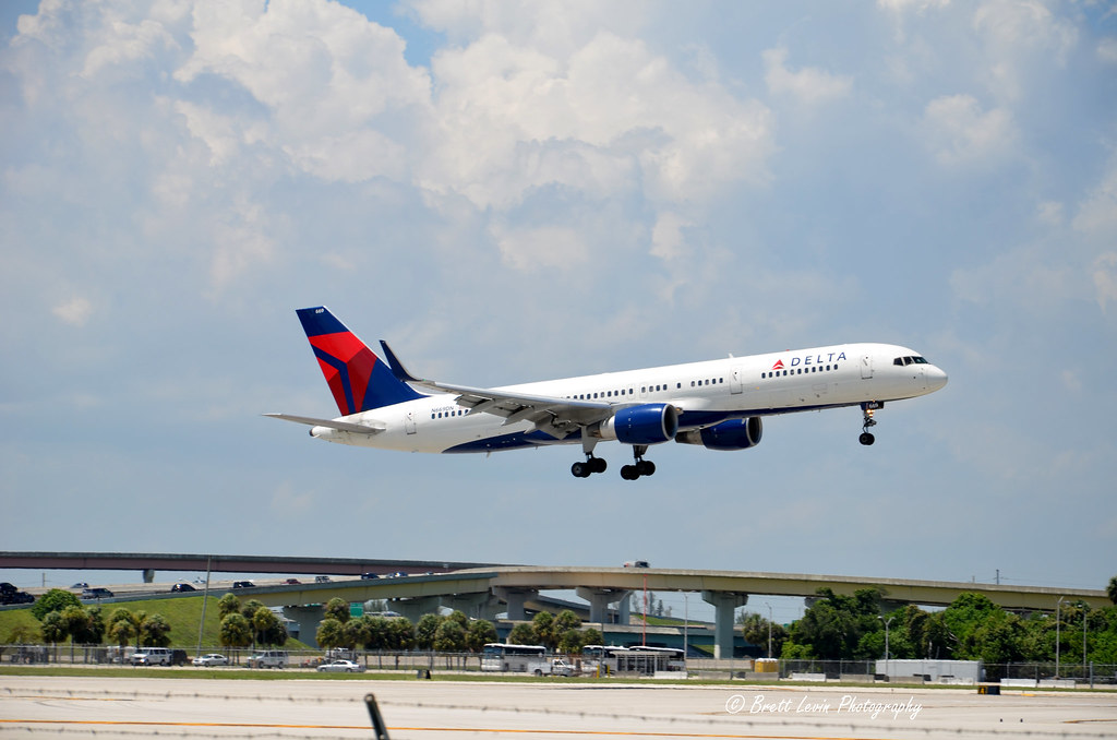 Photo of Delta Airlines N669DN, Boeing 757-200