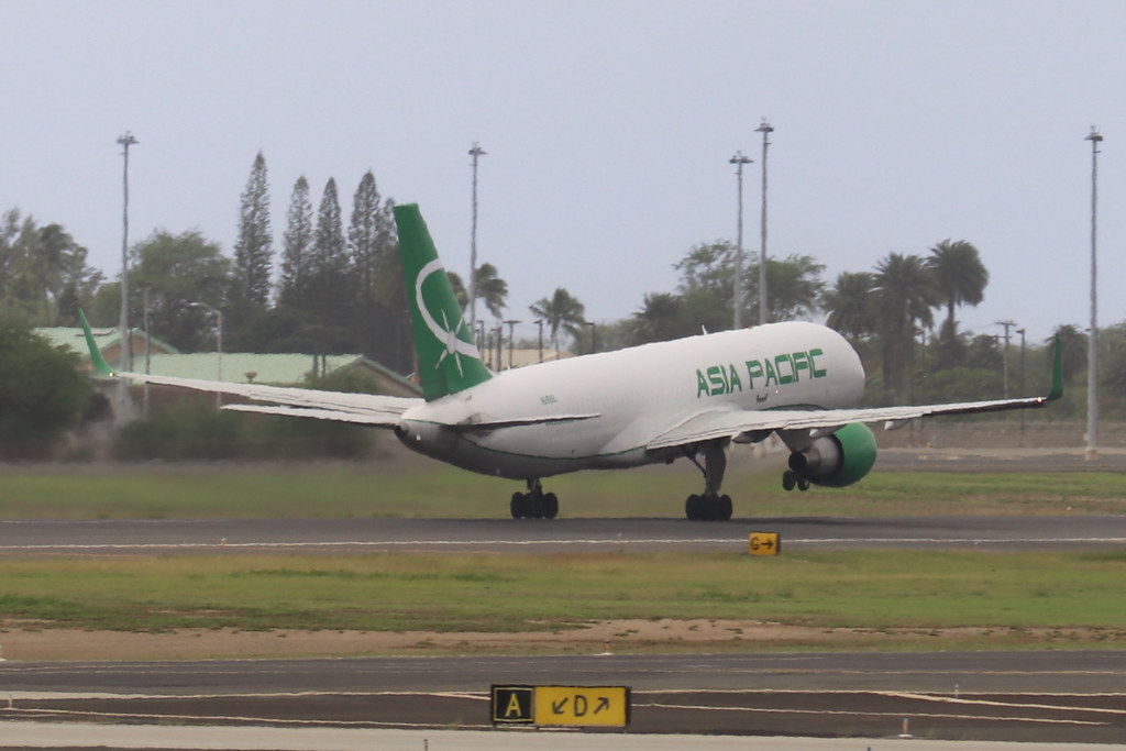 Photo of Asia Pacific Airlines N688SL, Boeing 757-200
