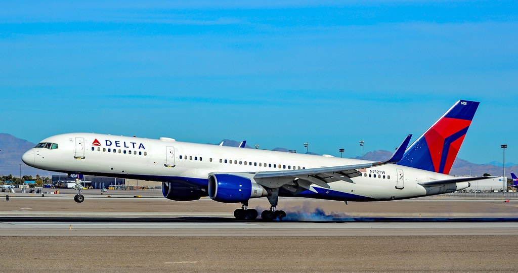 Photo of Delta Airlines N712TW, Boeing 757-200