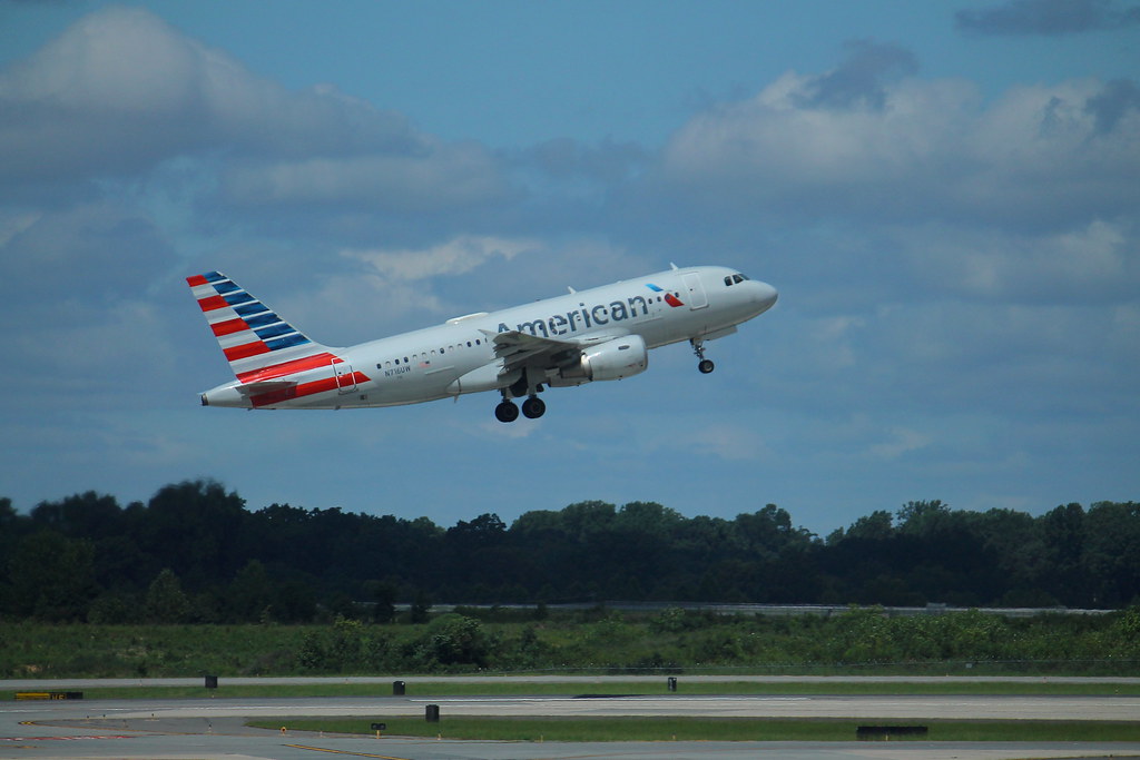 Photo of American Airlines N716UW, Airbus A319