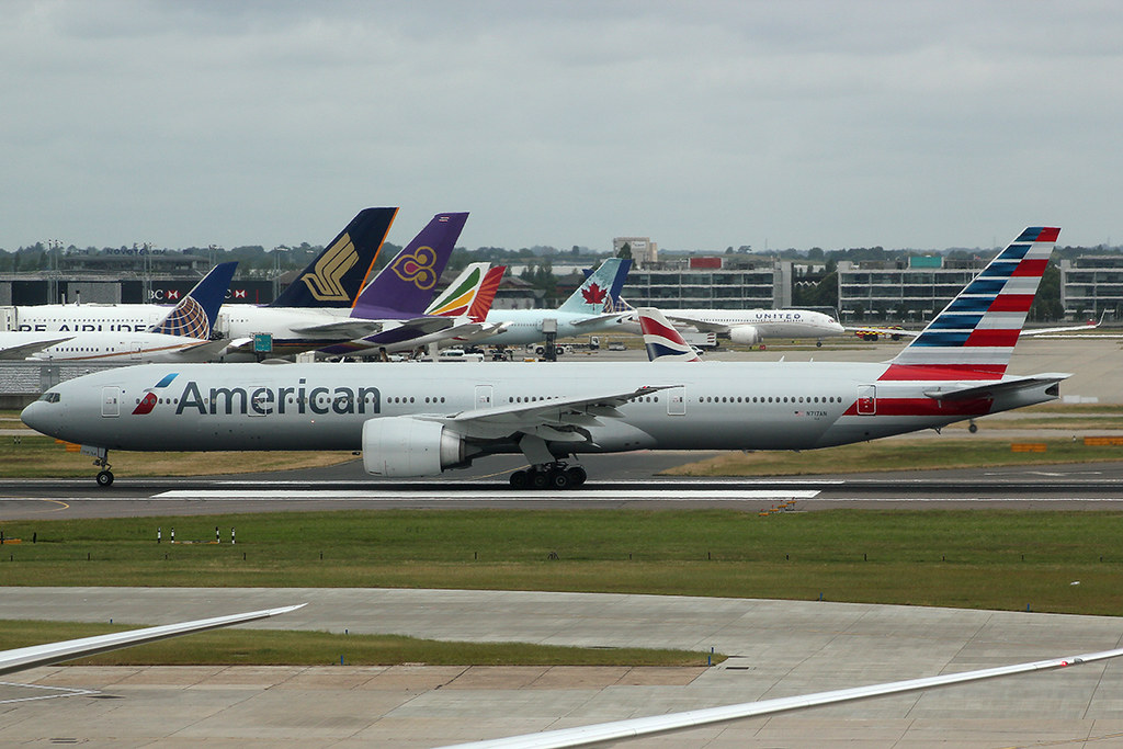 Photo of American Airlines N717AN, Boeing 777-300
