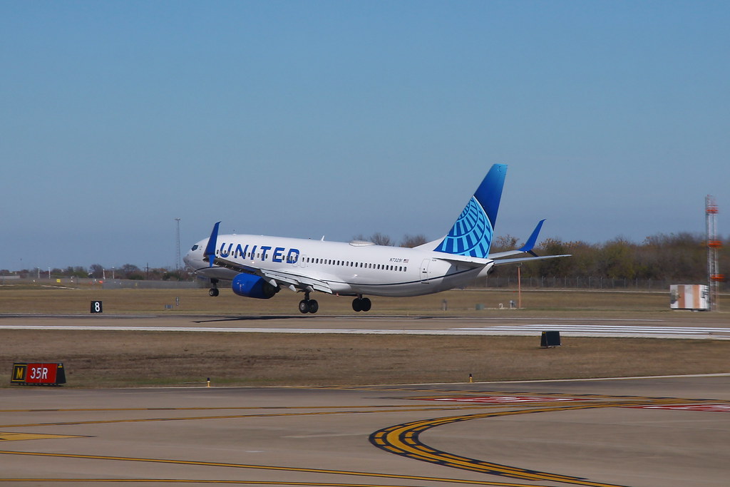 Photo of United N73291, Boeing 737-800