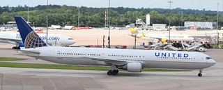 (Photo credit: Alec BHX/KKC / Flickr / License: CC by-sa) Photo of N76054