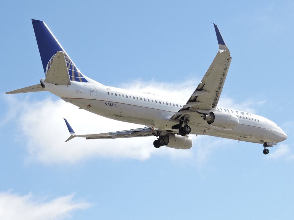 Photo of United N76514, Boeing 737-800