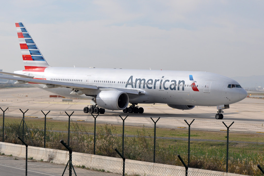Photo of American Airlines N765AN, Boeing 777-200