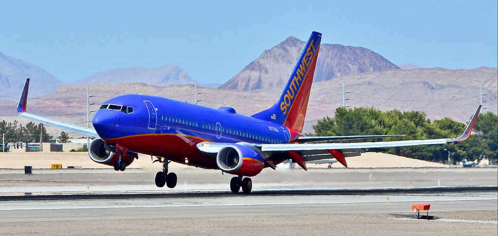 Photo of Southwest Airlines N7739A, Boeing 737-700