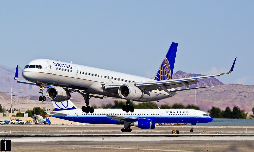 Photo of United N77865, Boeing 757-300