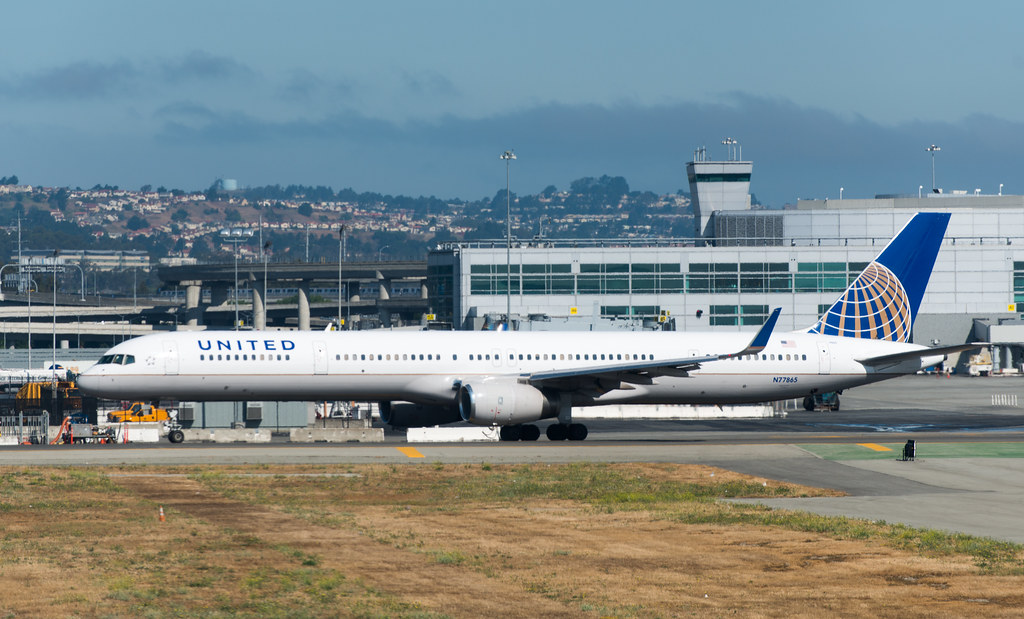 Photo of United N77865, Boeing 757-300