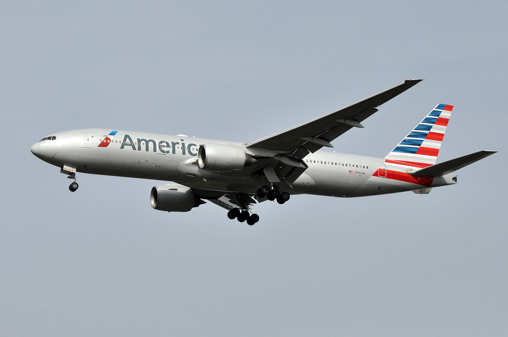 Photo of American Airlines N785AN, Boeing 777-200