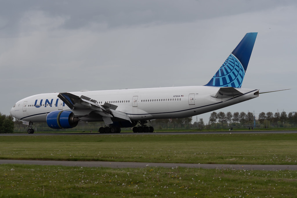 Photo of United N792UA, Boeing 777-200