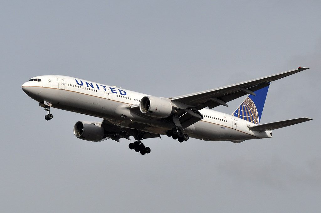 Photo of United N798UA, Boeing 777-200