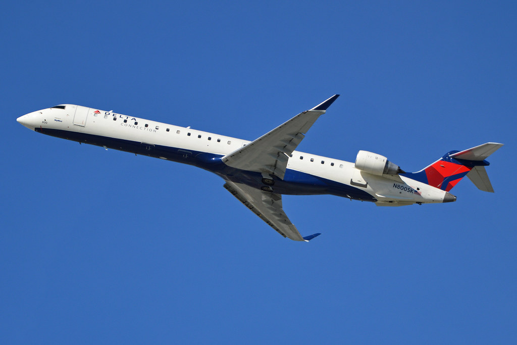 Photo of Skywest Airlines N800SK, Canadair CL-600 Regional Jet CRJ-705
