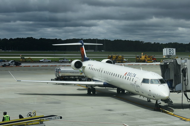 Photo of Photo of Canadair CL-600 Regional Jet CRJ-705