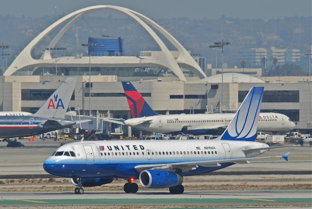 Photo of United N810UA, Airbus A319